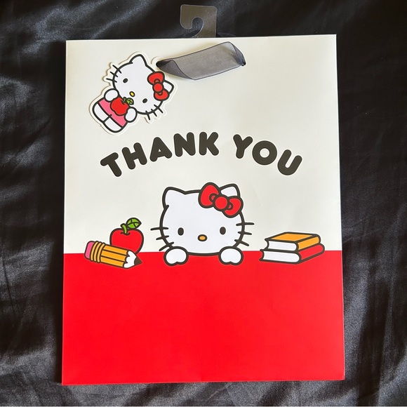 Hello Kitty Gift Bags - Set of 2 - Picture 3 of 3